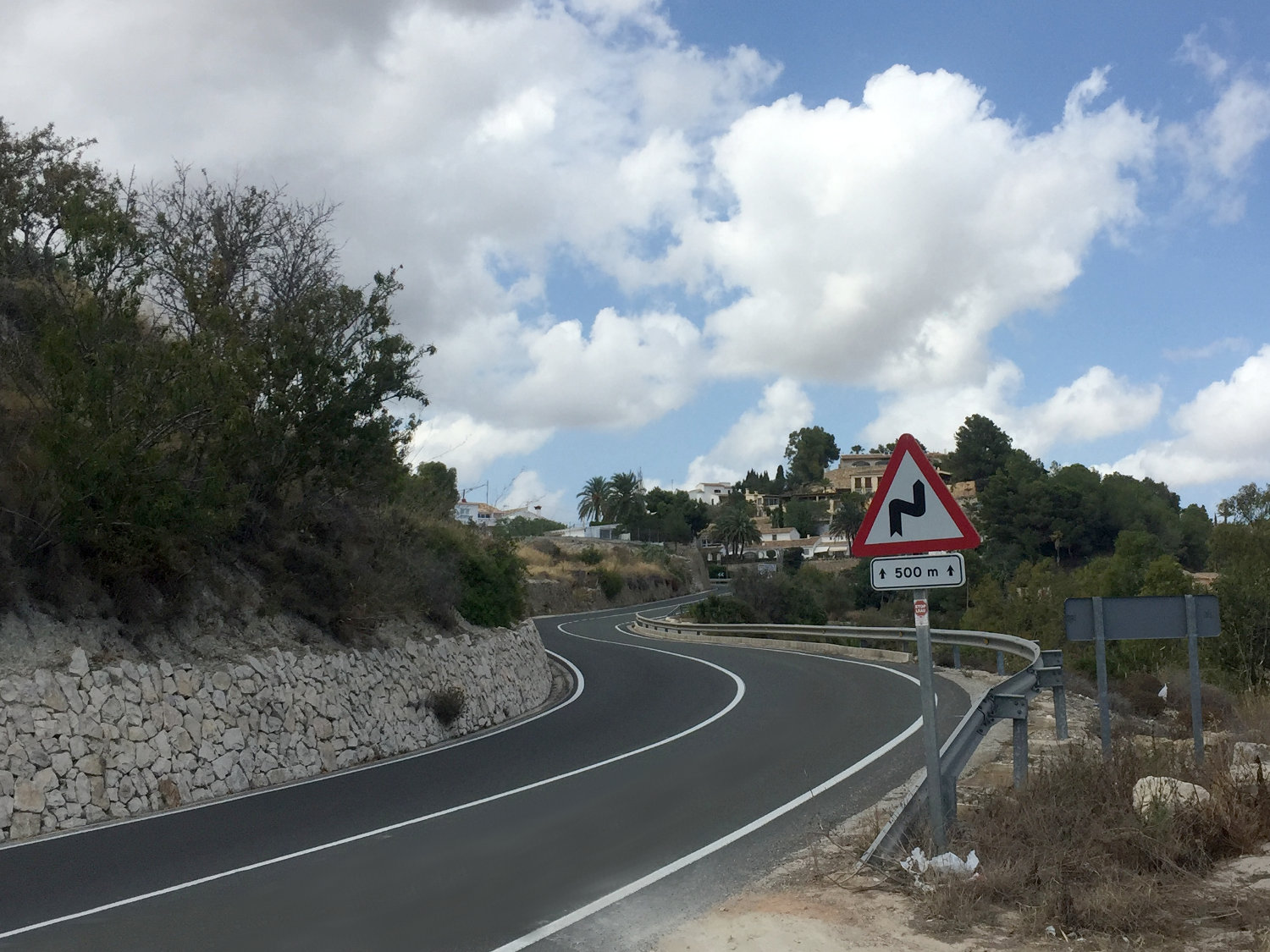 ¡Carreteras con un asfalto digno de los circuitos MotoGP!