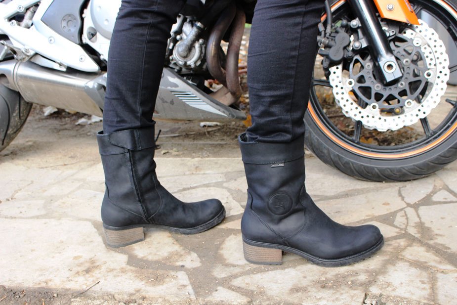 Prueba: botas de cuero para moto de mujer Falco Ayda