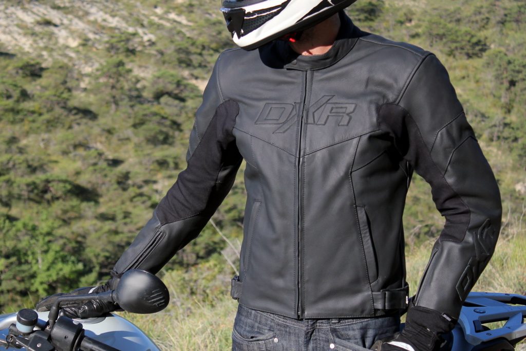 El DXR Skybolt, una chaqueta simple y eficiente para (re) degustar los placeres de cuero de la motocicleta