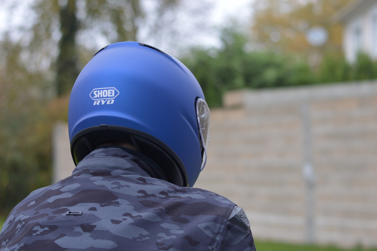 El casco Shoei RYD es ligero: ¡1350 gramos con todo su equipamiento!