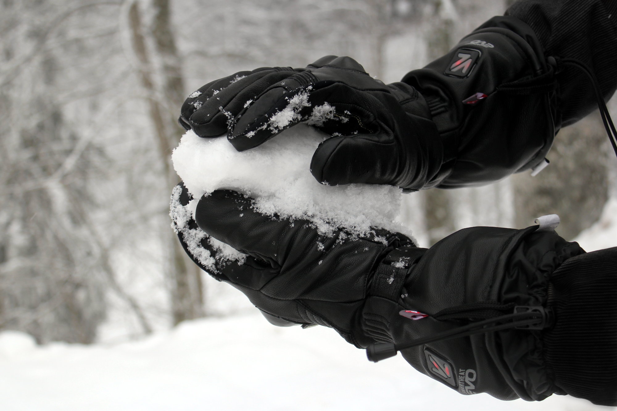 Conducir en invierno con guantes de moto calefactables